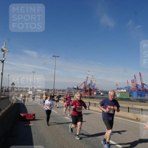03.10.2025 - Köhlbrandbrückenlauf Matties Gatica Varas http://msf.ph/oto/8993349 03.10.2025 12:46:06 Position 2  meine-sportfotos.de