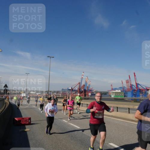 03.10.2025 - Köhlbrandbrückenlauf Matties Gatica Varas http://msf.ph/oto/8993351 03.10.2025 12:46:06 Position 2 4421 meine-sportfotos.de