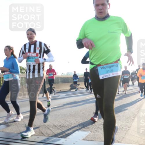 03.10.2025 - Köhlbrandbrückenlauf Luisa Fischer http://msf.ph/oto/8993361 03.10.2025 10:19:28 Position 3 3109 meine-sportfotos.de
