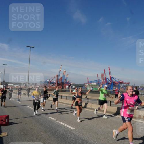 03.10.2025 - Köhlbrandbrückenlauf Matties Gatica Varas http://msf.ph/oto/8993368 03.10.2025 12:46:08 Position 2  meine-sportfotos.de