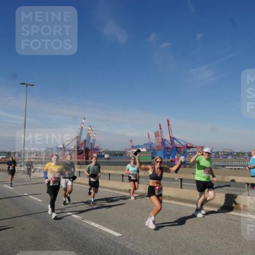 03.10.2025 - Köhlbrandbrückenlauf Matties Gatica Varas http://msf.ph/oto/8993374 03.10.2025 12:46:09 Position 2  meine-sportfotos.de