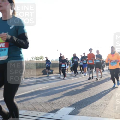 03.10.2025 - Köhlbrandbrückenlauf Luisa Fischer http://msf.ph/oto/8993376 03.10.2025 10:19:29 Position 3 1735 meine-sportfotos.de