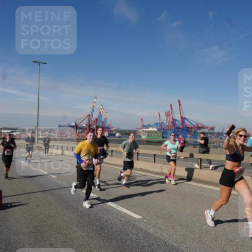 03.10.2025 - Köhlbrandbrückenlauf Matties Gatica Varas http://msf.ph/oto/8993377 03.10.2025 12:46:09 Position 2  meine-sportfotos.de
