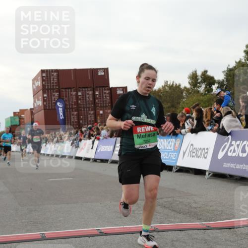 03.10.2025 - Köhlbrandbrückenlauf Yannick Fuchs http://msf.ph/oto/8993378 03.10.2025 16:04:02 Ziel 7257, 7281, 7297, 7451, 7599, 7798, 9149, 9306, 9377, 9562, 9744 meine-sportfotos.de