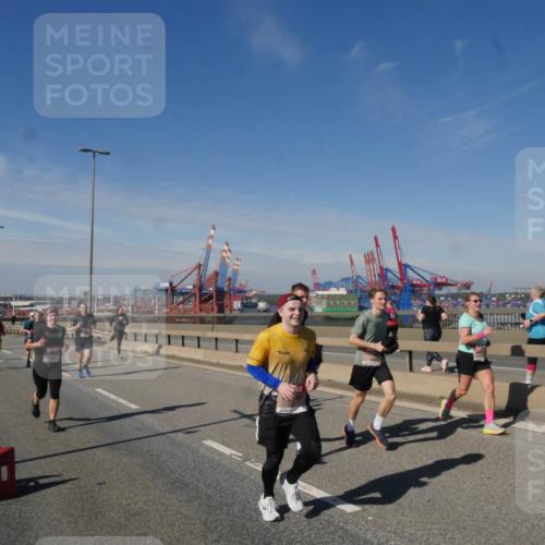 03.10.2025 - Köhlbrandbrückenlauf Matties Gatica Varas http://msf.ph/oto/8993380 03.10.2025 12:46:10 Position 2  meine-sportfotos.de