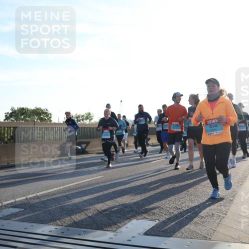 03.10.2025 - Köhlbrandbrückenlauf Luisa Fischer http://msf.ph/oto/8993386 03.10.2025 10:19:30 Position 3 1994 meine-sportfotos.de
