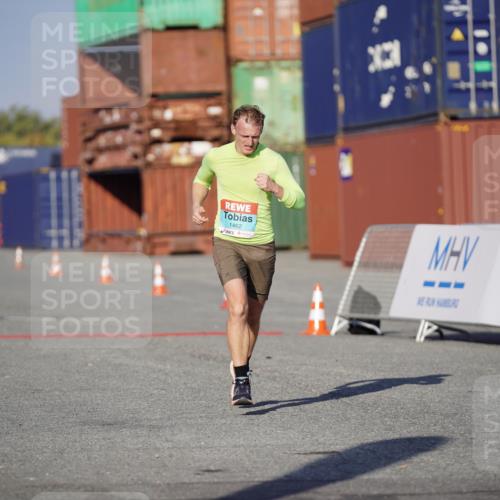03.10.2025 - Köhlbrandbrückenlauf Michael Burmester http://msf.ph/oto/8993387 03.10.2025 09:54:25 Ziel 1061, 1462 meine-sportfotos.de