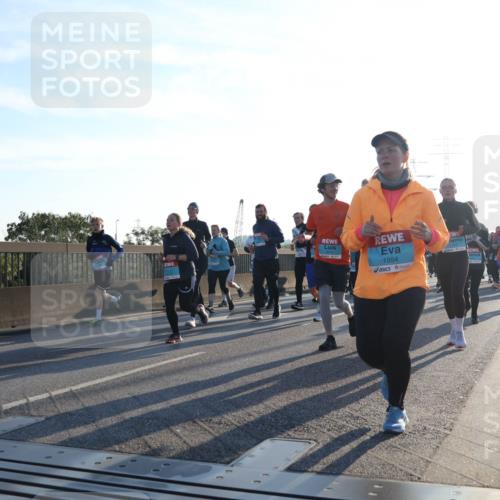 03.10.2025 - Köhlbrandbrückenlauf Luisa Fischer http://msf.ph/oto/8993389 03.10.2025 10:19:30 Position 3 1994 meine-sportfotos.de