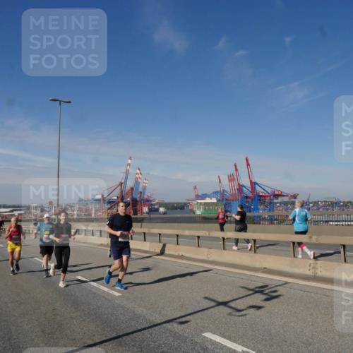 03.10.2025 - Köhlbrandbrückenlauf Matties Gatica Varas http://msf.ph/oto/8993395 03.10.2025 12:46:11 Position 2  meine-sportfotos.de