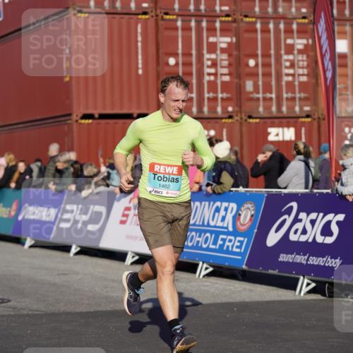 03.10.2025 - Köhlbrandbrückenlauf Michael Burmester http://msf.ph/oto/8993401 03.10.2025 09:54:29 Ziel 1061, 1462 meine-sportfotos.de
