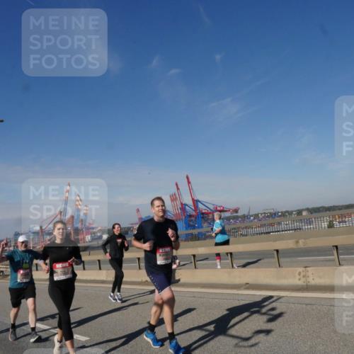 03.10.2025 - Köhlbrandbrückenlauf Matties Gatica Varas http://msf.ph/oto/8993404 03.10.2025 12:46:12 Position 2  meine-sportfotos.de