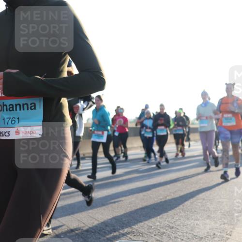 03.10.2025 - Köhlbrandbrückenlauf Luisa Fischer http://msf.ph/oto/8993409 03.10.2025 10:19:32 Position 3 1761 meine-sportfotos.de