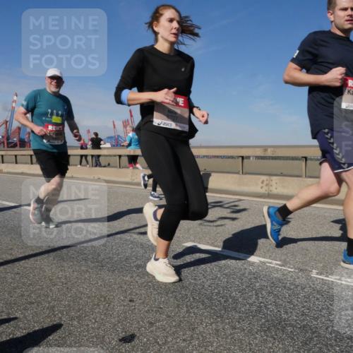 03.10.2025 - Köhlbrandbrückenlauf Matties Gatica Varas http://msf.ph/oto/8993412 03.10.2025 12:46:13 Position 2 202, 6727 meine-sportfotos.de