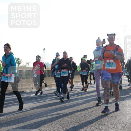 03.10.2025 - Köhlbrandbrückenlauf Luisa Fischer http://msf.ph/oto/8993416 03.10.2025 10:19:33 Position 3 1859, 1720, 1348 meine-sportfotos.de