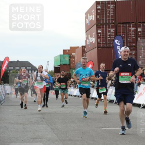 03.10.2025 - Köhlbrandbrückenlauf Yannick Fuchs http://msf.ph/oto/8993418 03.10.2025 16:04:04 Ziel 7257, 7281, 7297, 7392, 7451, 7599, 7798, 9149, 9306, 9377, 9562, 9744 meine-sportfotos.de