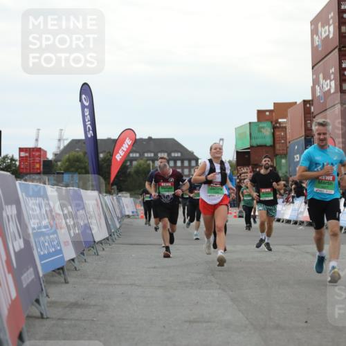 03.10.2025 - Köhlbrandbrückenlauf Yannick Fuchs http://msf.ph/oto/8993429 03.10.2025 16:04:05 Ziel 7257, 7281, 7297, 7392, 7451, 7466, 7599, 7798, 9149, 9306, 9377, 9562, 9744 meine-sportfotos.de