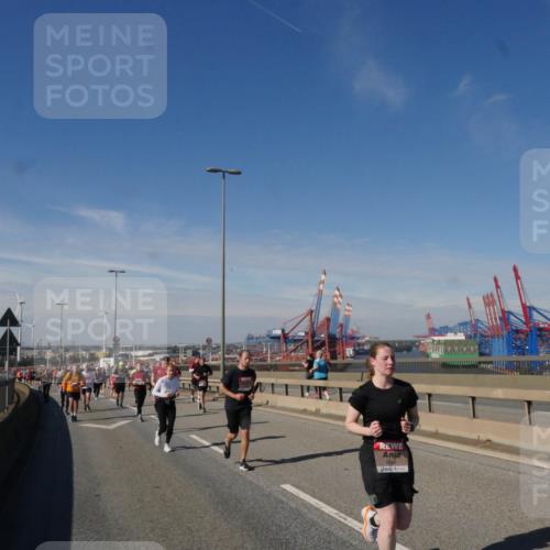 03.10.2025 - Köhlbrandbrückenlauf Matties Gatica Varas http://msf.ph/oto/8993451 03.10.2025 12:46:18 Position 2 6098 meine-sportfotos.de