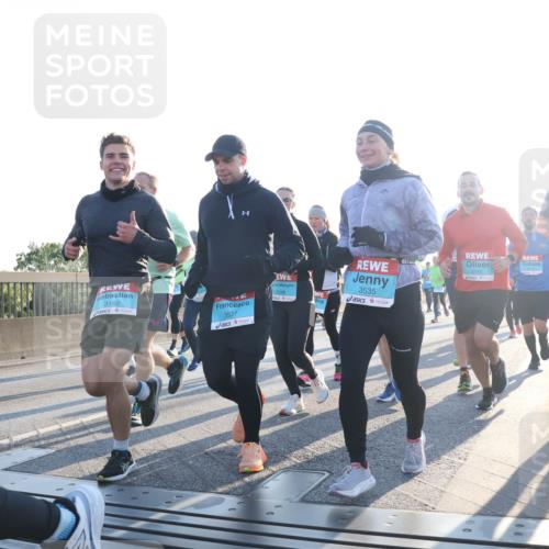03.10.2025 - Köhlbrandbrückenlauf Luisa Fischer http://msf.ph/oto/8993454 03.10.2025 10:19:37 Position 3 3162, 3537, 3535, 3538, 2165, 2144 meine-sportfotos.de