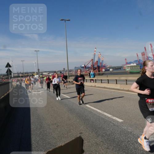 03.10.2025 - Köhlbrandbrückenlauf Matties Gatica Varas http://msf.ph/oto/8993455 03.10.2025 12:46:18 Position 2 6098 meine-sportfotos.de