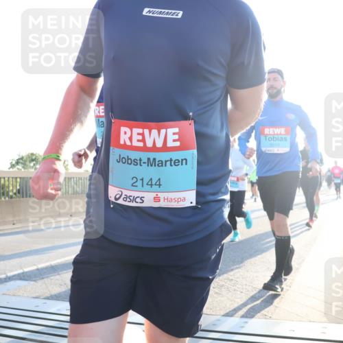 03.10.2025 - Köhlbrandbrückenlauf Luisa Fischer http://msf.ph/oto/8993470 03.10.2025 10:19:38 Position 3 2144, 2010 meine-sportfotos.de