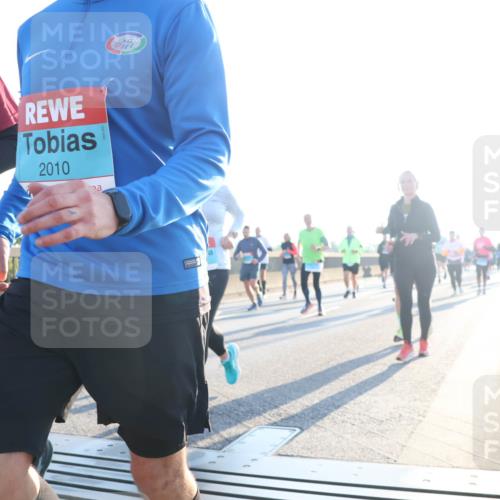 03.10.2025 - Köhlbrandbrückenlauf Luisa Fischer http://msf.ph/oto/8993482 03.10.2025 10:19:39 Position 3 2009, 2010 meine-sportfotos.de