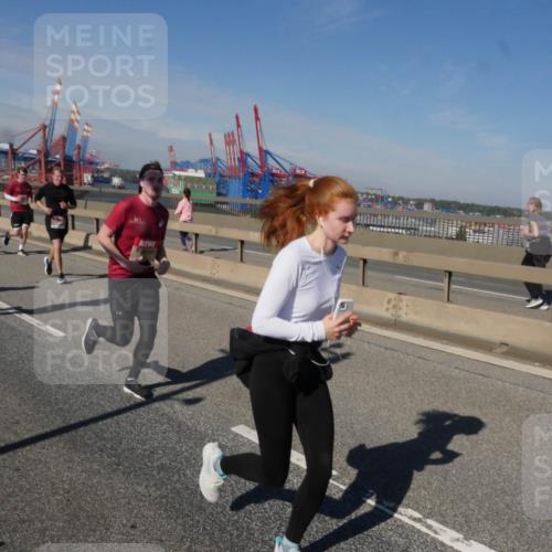 03.10.2025 - Köhlbrandbrückenlauf Matties Gatica Varas http://msf.ph/oto/8993490 03.10.2025 12:46:22 Position 2  meine-sportfotos.de