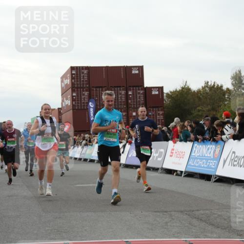 03.10.2025 - Köhlbrandbrückenlauf Yannick Fuchs http://msf.ph/oto/8993493 03.10.2025 16:04:07 Ziel 7281, 7297, 7392, 7451, 7466, 7599, 7798, 8082, 9149, 9306, 9377, 9562, 9618 meine-sportfotos.de