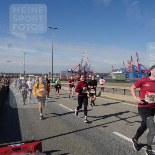 03.10.2025 - Köhlbrandbrückenlauf Matties Gatica Varas http://msf.ph/oto/8993495 03.10.2025 12:46:23 Position 2 5805 meine-sportfotos.de