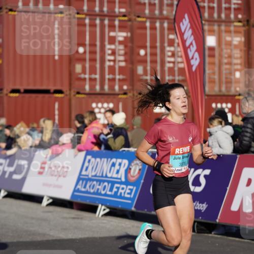 03.10.2025 - Köhlbrandbrückenlauf Michael Burmester http://msf.ph/oto/8993504 03.10.2025 09:54:46 Ziel 2961, 3376, 3527, 3609 meine-sportfotos.de