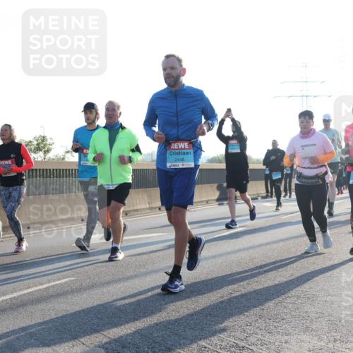 03.10.2025 - Köhlbrandbrückenlauf Luisa Fischer http://msf.ph/oto/8993505 03.10.2025 10:19:42 Position 3 2448, 1804 meine-sportfotos.de