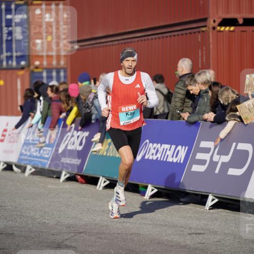 03.10.2025 - Köhlbrandbrückenlauf Michael Burmester http://msf.ph/oto/8993517 03.10.2025 09:54:49 Ziel 1268, 2961, 3193, 3376, 3527, 3609 meine-sportfotos.de