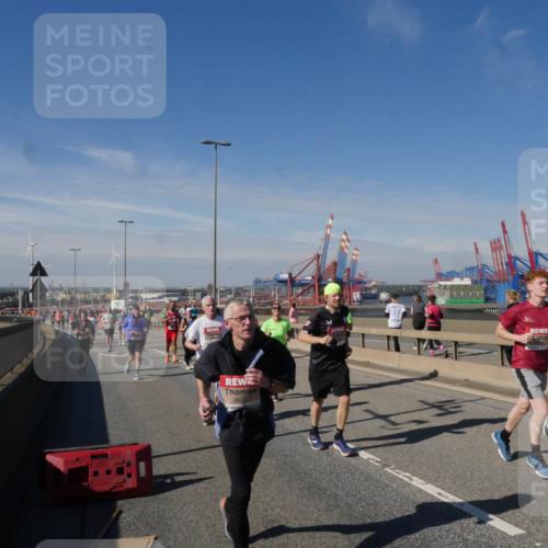 03.10.2025 - Köhlbrandbrückenlauf Matties Gatica Varas http://msf.ph/oto/8993523 03.10.2025 12:46:27 Position 2 4617 meine-sportfotos.de
