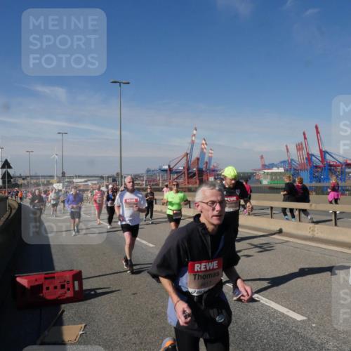 03.10.2025 - Köhlbrandbrückenlauf Matties Gatica Varas http://msf.ph/oto/8993527 03.10.2025 12:46:27 Position 2 5147, 4617 meine-sportfotos.de
