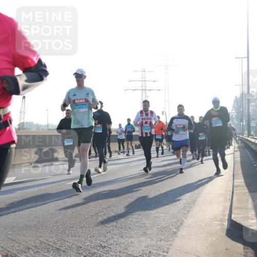 03.10.2025 - Köhlbrandbrückenlauf Luisa Fischer http://msf.ph/oto/8993531 03.10.2025 10:19:44 Position 3 1804 meine-sportfotos.de