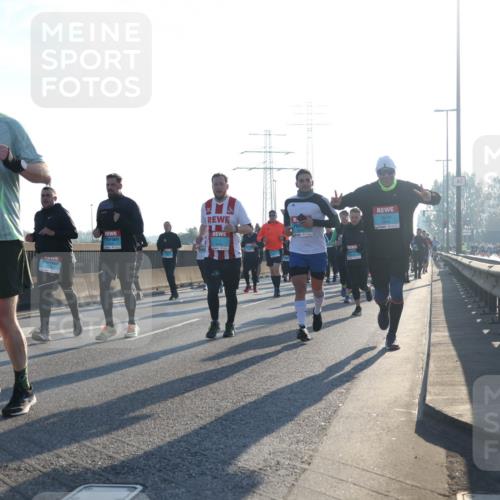 03.10.2025 - Köhlbrandbrückenlauf Luisa Fischer http://msf.ph/oto/8993543 03.10.2025 10:19:45 Position 3 2449 meine-sportfotos.de