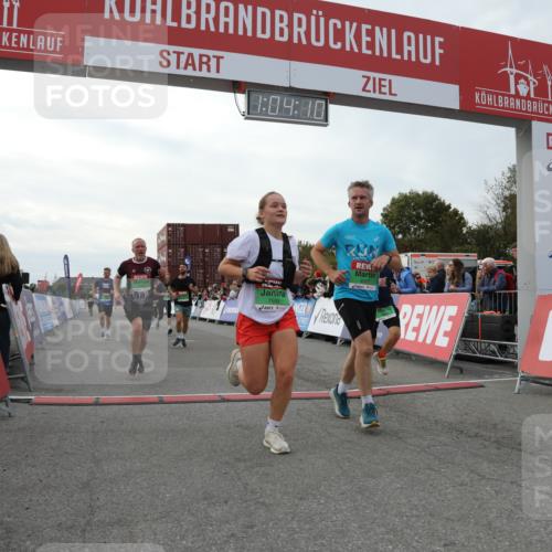 03.10.2025 - Köhlbrandbrückenlauf Yannick Fuchs http://msf.ph/oto/8993546 03.10.2025 16:04:08 Ziel 7281, 7297, 7392, 7451, 7466, 7599, 7798, 8082, 9149, 9306, 9377, 9562, 9618 meine-sportfotos.de