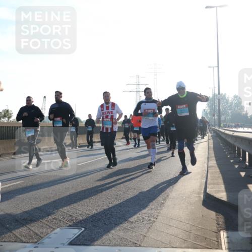 03.10.2025 - Köhlbrandbrückenlauf Luisa Fischer http://msf.ph/oto/8993548 03.10.2025 10:19:46 Position 3 2449 meine-sportfotos.de