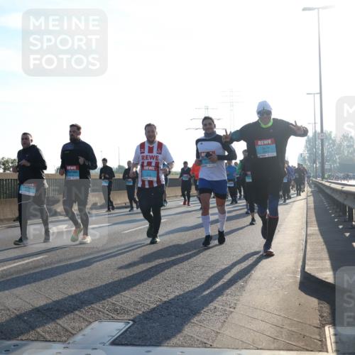03.10.2025 - Köhlbrandbrückenlauf Luisa Fischer http://msf.ph/oto/8993550 03.10.2025 10:19:46 Position 3  meine-sportfotos.de