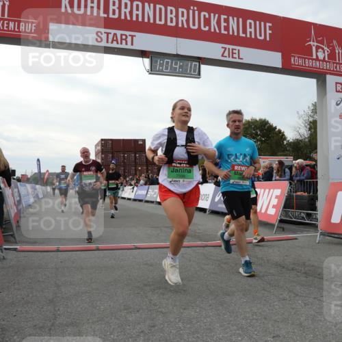 03.10.2025 - Köhlbrandbrückenlauf Yannick Fuchs http://msf.ph/oto/8993551 03.10.2025 16:04:09 Ziel 7281, 7297, 7392, 7451, 7466, 7599, 7611, 7798, 8082, 9149, 9306, 9377, 9562, 9618 meine-sportfotos.de