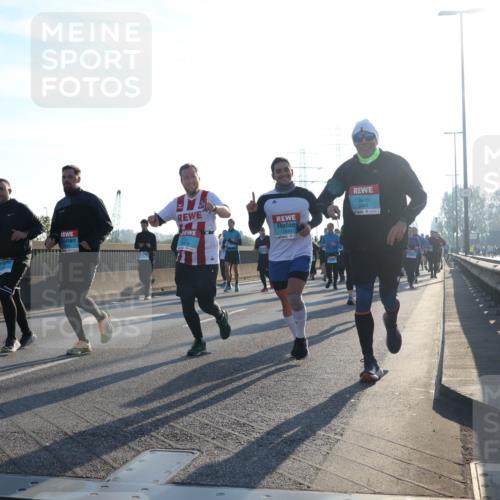 03.10.2025 - Köhlbrandbrückenlauf Luisa Fischer http://msf.ph/oto/8993554 03.10.2025 10:19:46 Position 3 3843 meine-sportfotos.de