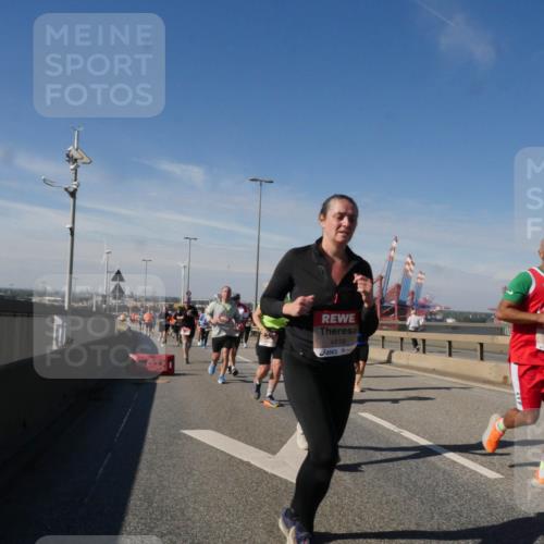 03.10.2025 - Köhlbrandbrückenlauf Matties Gatica Varas http://msf.ph/oto/8993560 03.10.2025 12:46:35 Position 2 85, 4410 meine-sportfotos.de
