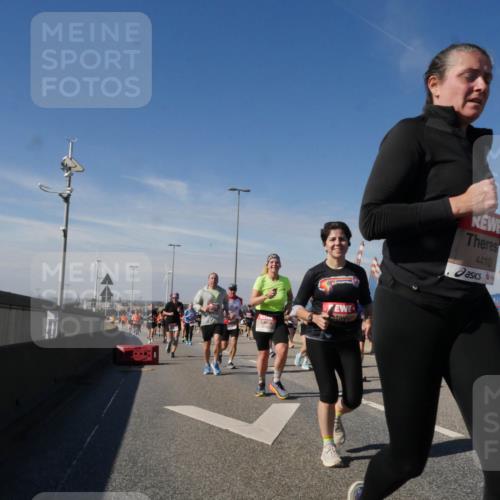 03.10.2025 - Köhlbrandbrückenlauf Matties Gatica Varas http://msf.ph/oto/8993563 03.10.2025 12:46:35 Position 2 4410 meine-sportfotos.de