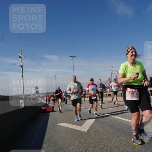 03.10.2025 - Köhlbrandbrückenlauf Matties Gatica Varas http://msf.ph/oto/8993577 03.10.2025 12:46:37 Position 2 6363 meine-sportfotos.de