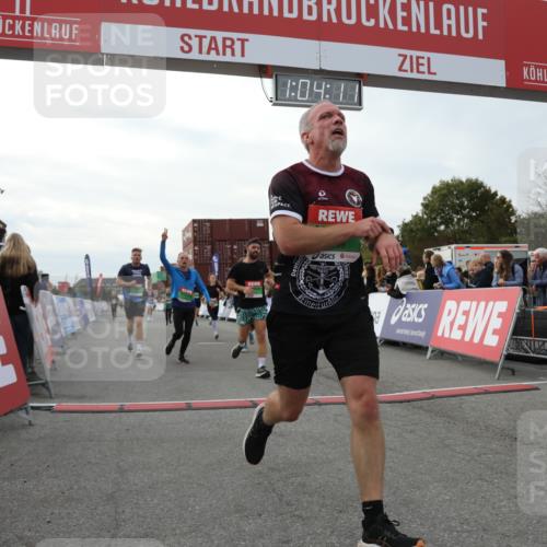 03.10.2025 - Köhlbrandbrückenlauf Yannick Fuchs http://msf.ph/oto/8993589 03.10.2025 16:04:10 Ziel 7281, 7297, 7392, 7451, 7466, 7599, 7611, 7798, 8082, 9149, 9306, 9377, 9562, 9618 meine-sportfotos.de