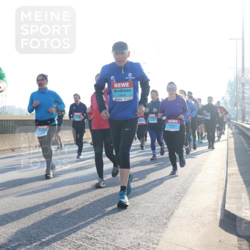 03.10.2025 - Köhlbrandbrückenlauf Luisa Fischer http://msf.ph/oto/8993598 03.10.2025 10:19:50 Position 3 3582, 3509, 3726 meine-sportfotos.de