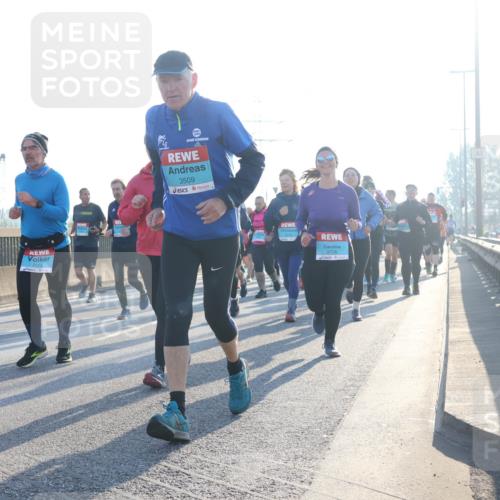 03.10.2025 - Köhlbrandbrückenlauf Luisa Fischer http://msf.ph/oto/8993601 03.10.2025 10:19:51 Position 3 3509, 3726 meine-sportfotos.de