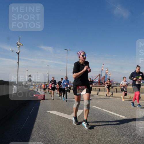 03.10.2025 - Köhlbrandbrückenlauf Matties Gatica Varas http://msf.ph/oto/8993602 03.10.2025 12:46:40 Position 2  meine-sportfotos.de