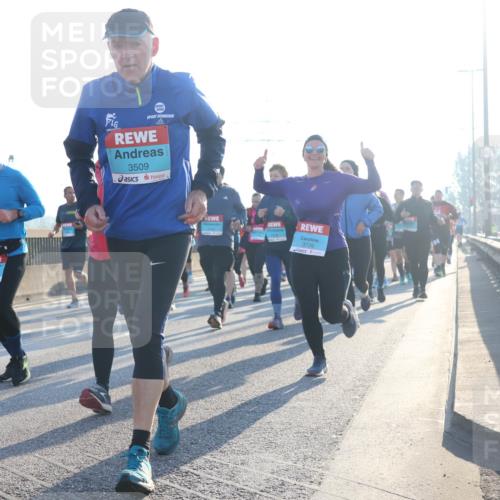 03.10.2025 - Köhlbrandbrückenlauf Luisa Fischer http://msf.ph/oto/8993604 03.10.2025 10:19:51 Position 3 3114, 3509, 3726 meine-sportfotos.de