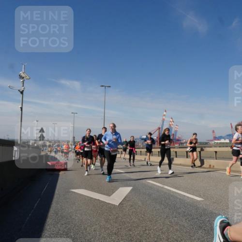03.10.2025 - Köhlbrandbrückenlauf Matties Gatica Varas http://msf.ph/oto/8993609 03.10.2025 12:46:41 Position 2  meine-sportfotos.de