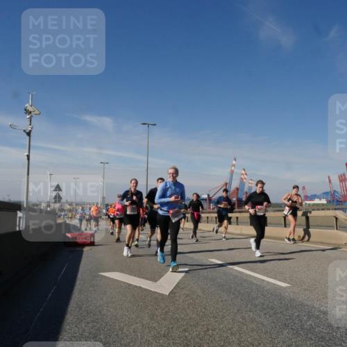 03.10.2025 - Köhlbrandbrückenlauf Matties Gatica Varas http://msf.ph/oto/8993611 03.10.2025 12:46:41 Position 2  meine-sportfotos.de